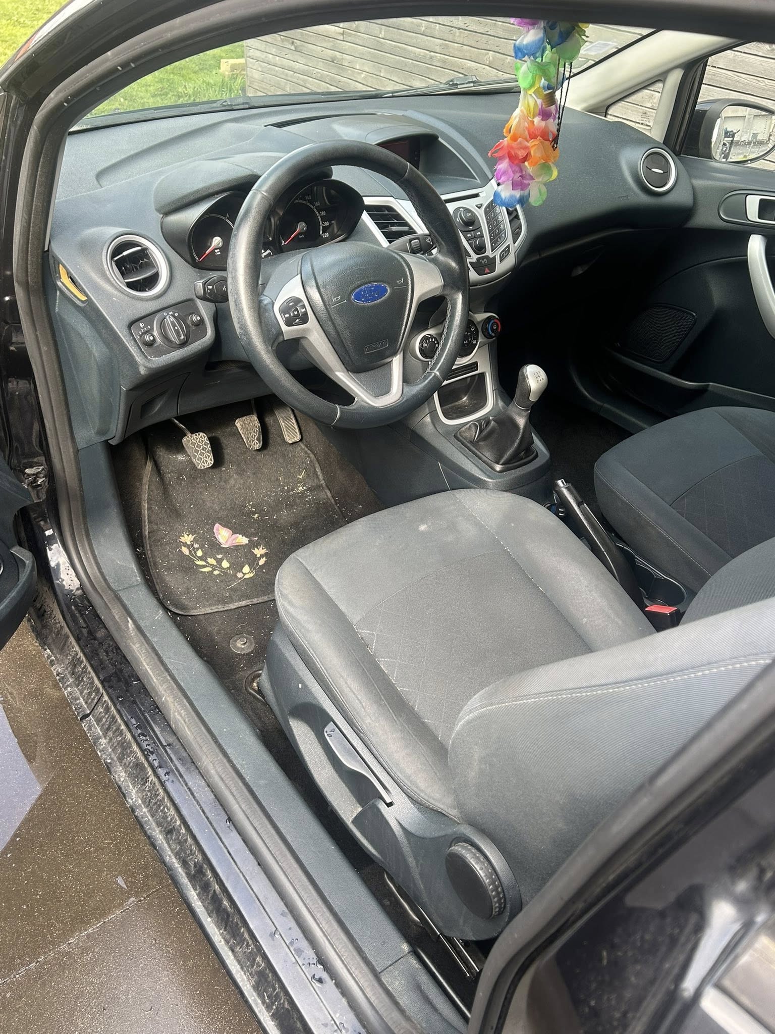 Intérieur avant nettoyage